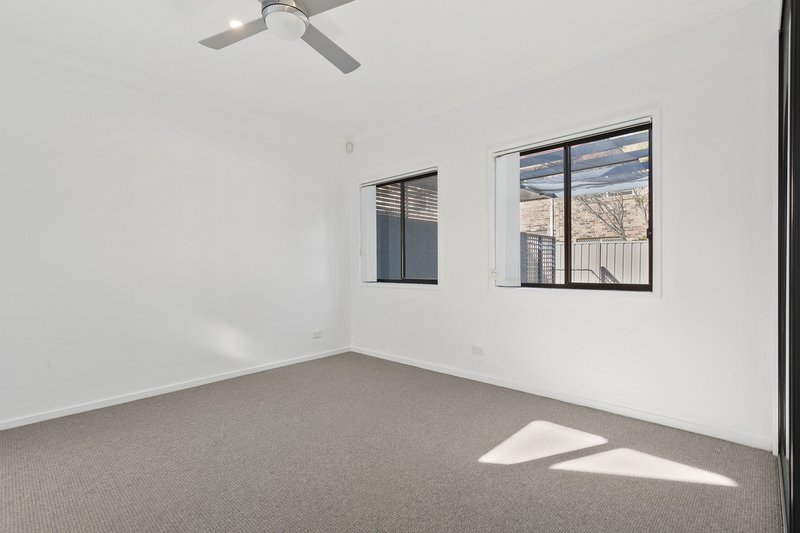 Photo - 1/8 Adelaide Place, Shellharbour NSW 2529 - Image 3