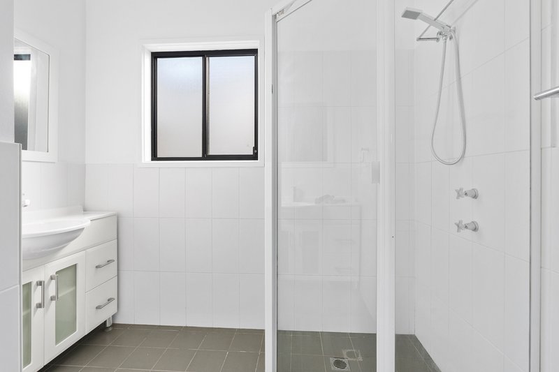Photo - 1/8 Adelaide Place, Shellharbour NSW 2529 - Image 4