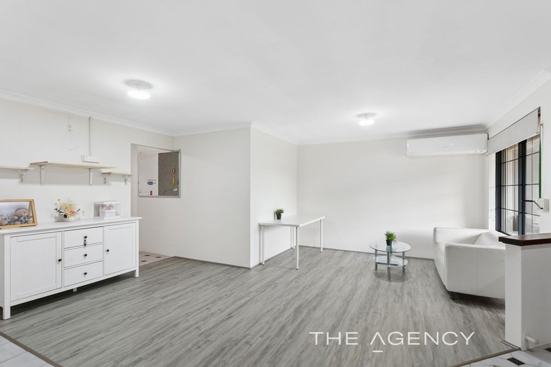 Photo - 18 Adelphi Court, Marangaroo WA 6064 - Image 2