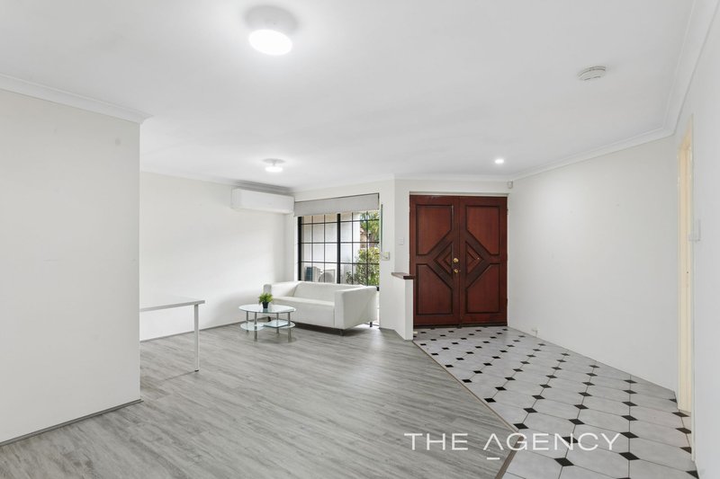 Photo - 18 Adelphi Court, Marangaroo WA 6064 - Image 4
