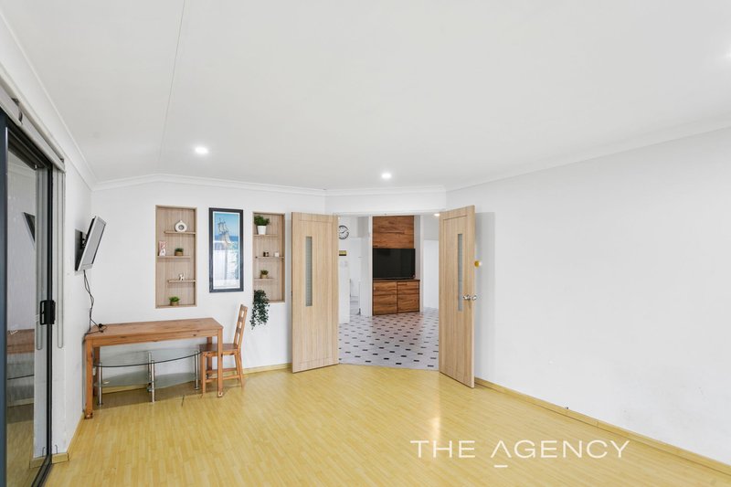 Photo - 18 Adelphi Court, Marangaroo WA 6064 - Image 14