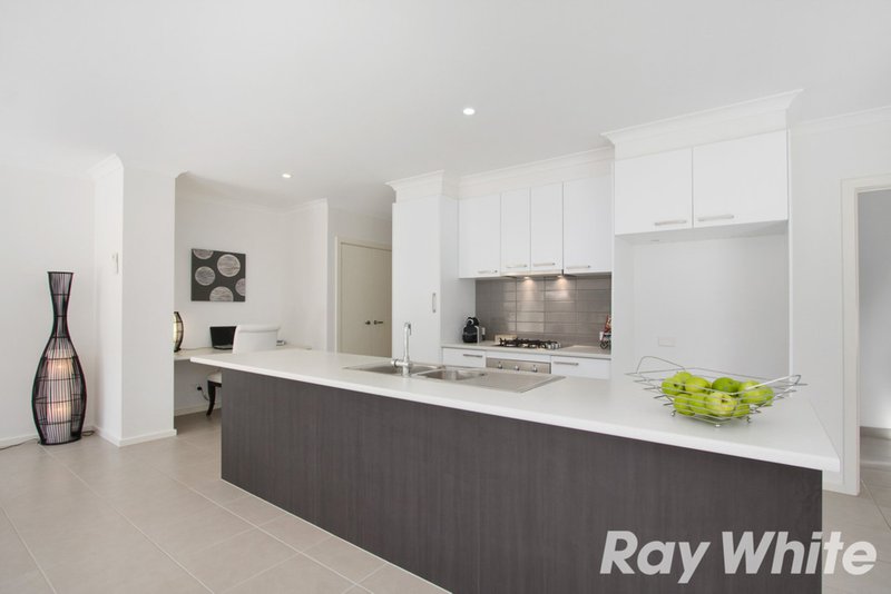 Photo - 18 Adriatic Way, Pakenham VIC 3810 - Image 2