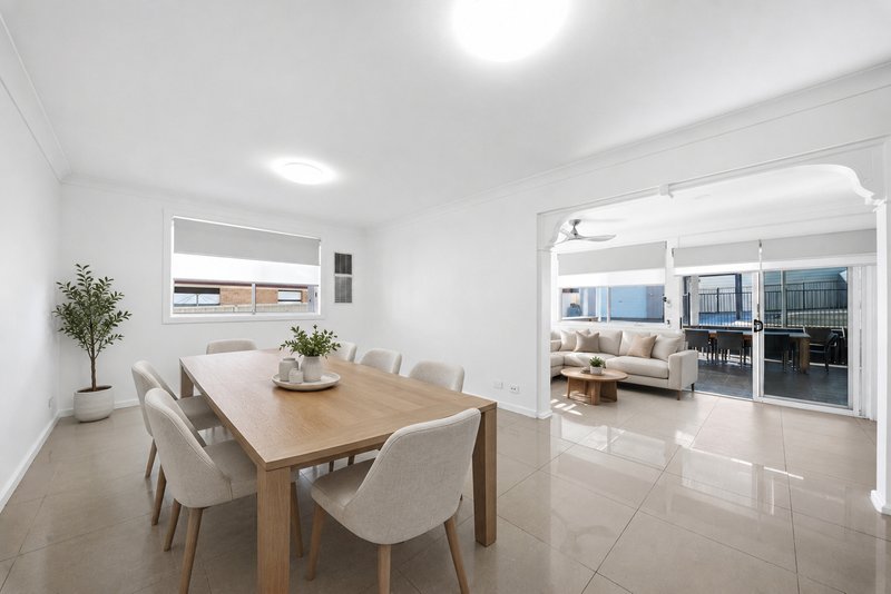 Photo - 18 Alamein Road, Bossley Park NSW 2176 - Image 3