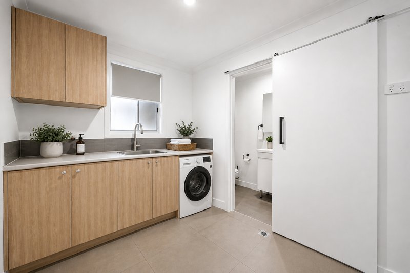 Photo - 18 Alamein Road, Bossley Park NSW 2176 - Image 12