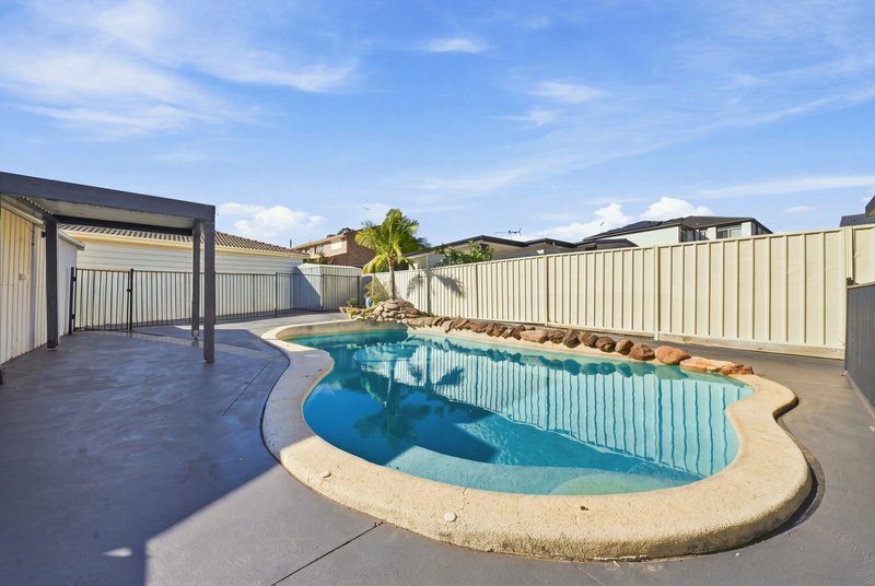 Photo - 18 Alamein Road, Bossley Park NSW 2176 - Image 13