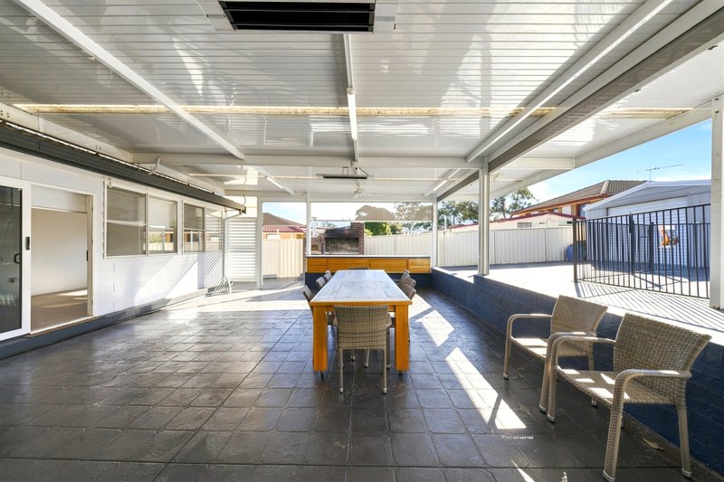 Photo - 18 Alamein Road, Bossley Park NSW 2176 - Image 17