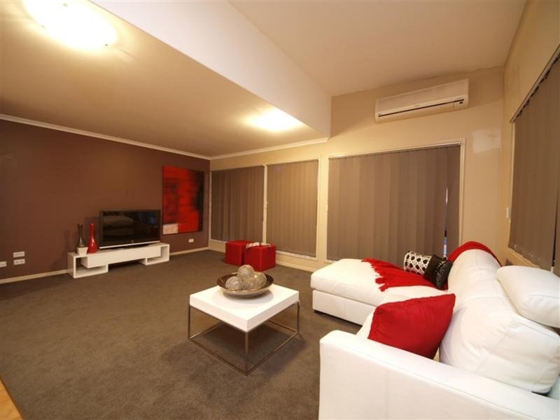 Photo - 18 Alberic Court, Eatons Hill QLD 4037 - Image 5