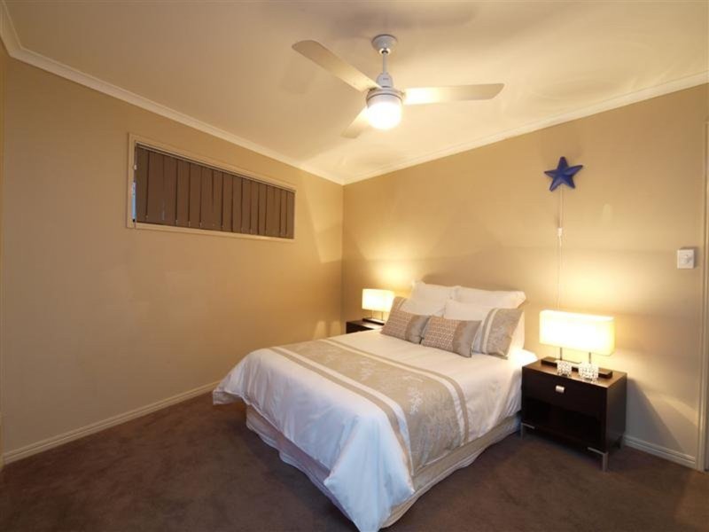 Photo - 18 Alberic Court, Eatons Hill QLD 4037 - Image 13