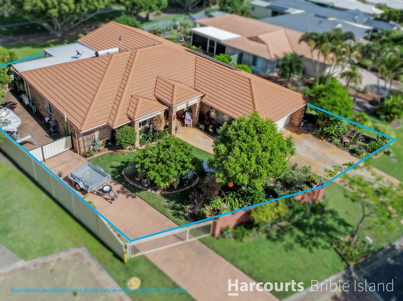 18 Albert Place, Sandstone Point QLD 4511