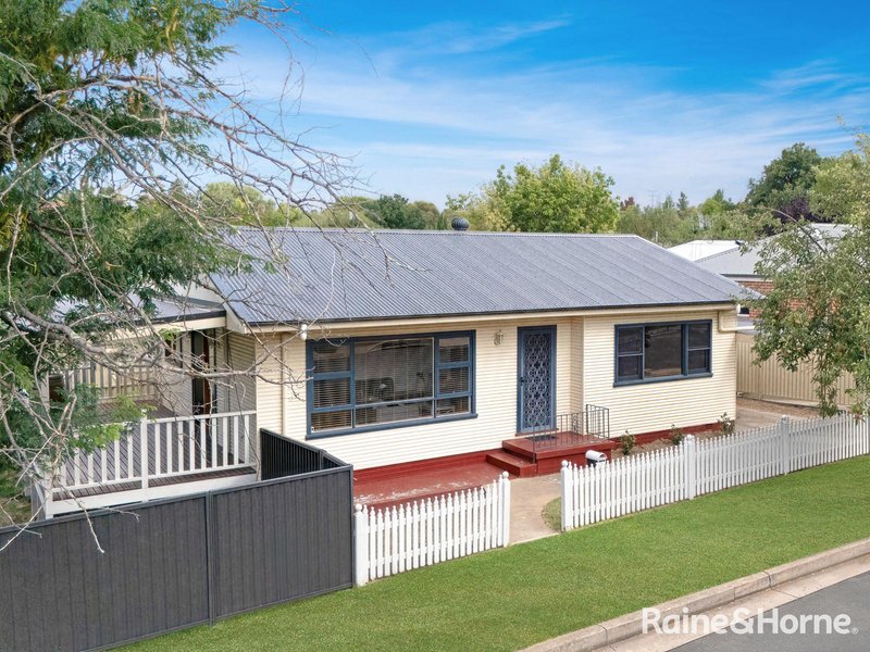 18 Albert Street, Bathurst NSW 2795