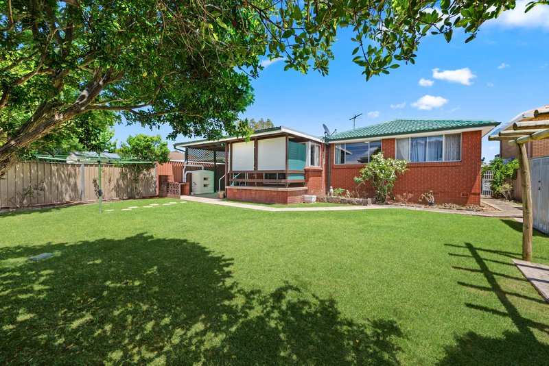 Photo - 18 Alice Street, Macquarie Fields NSW 2564 - Image 13