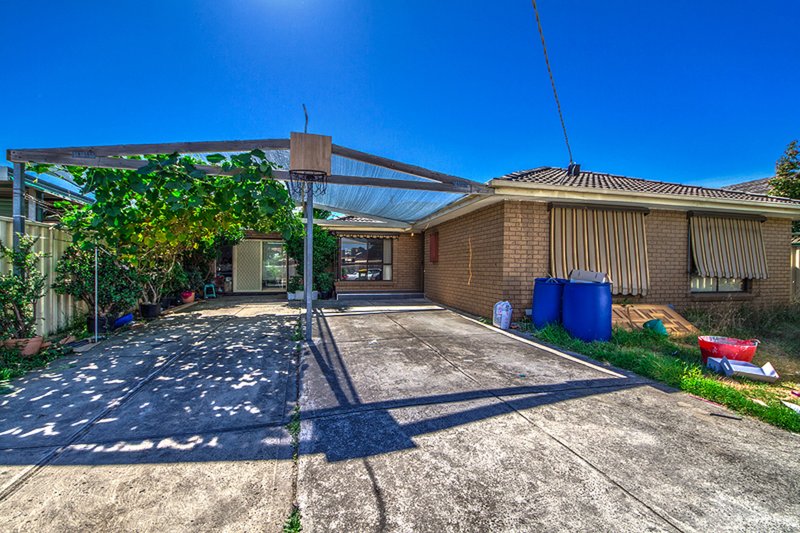 18 Allandale Road, Kings Park VIC 3021