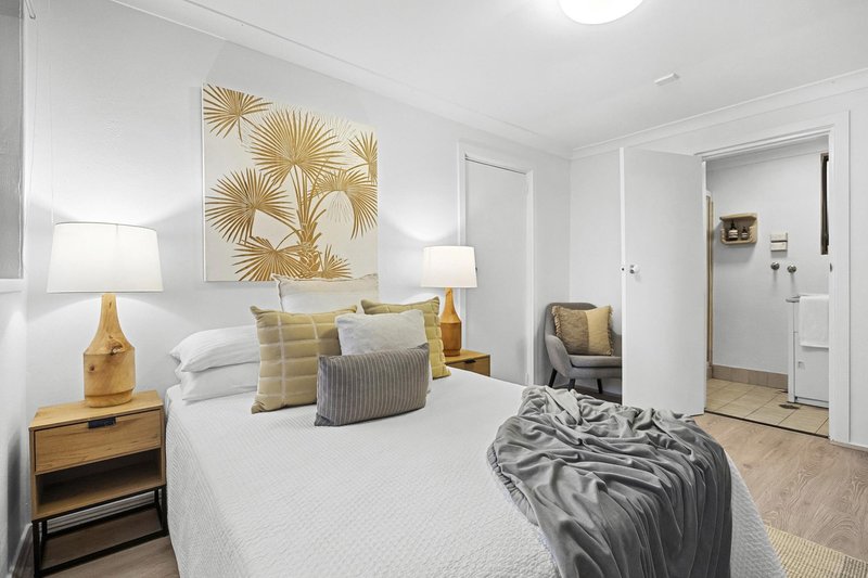 Photo - 18 Allenby Park Parade, Allambie Heights NSW 2100 - Image 7