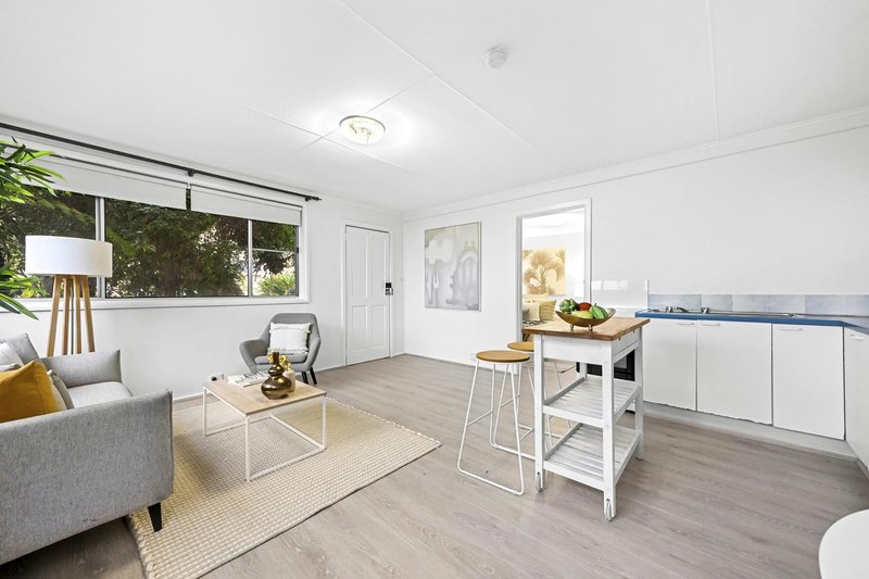 Photo - 18 Allenby Park Parade, Allambie Heights NSW 2100 - Image 8
