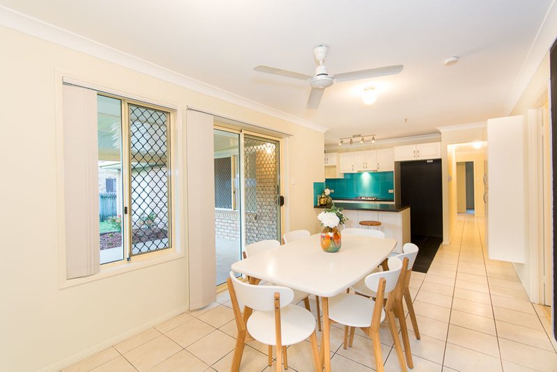 Photo - 18 Allira Crescent, Carseldine QLD 4034 - Image 2