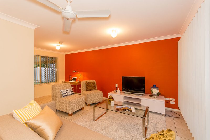 Photo - 18 Allira Crescent, Carseldine QLD 4034 - Image 4