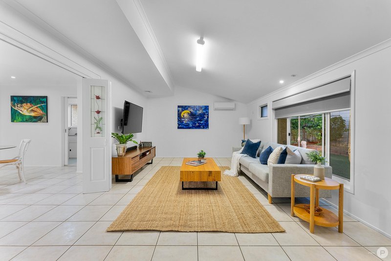 Photo - 18 Alrex Street, Everton Hills QLD 4053 - Image 12