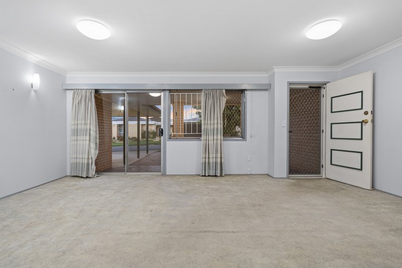 Photo - 18 Aminta Street, Sunnybank QLD 4109 - Image 18