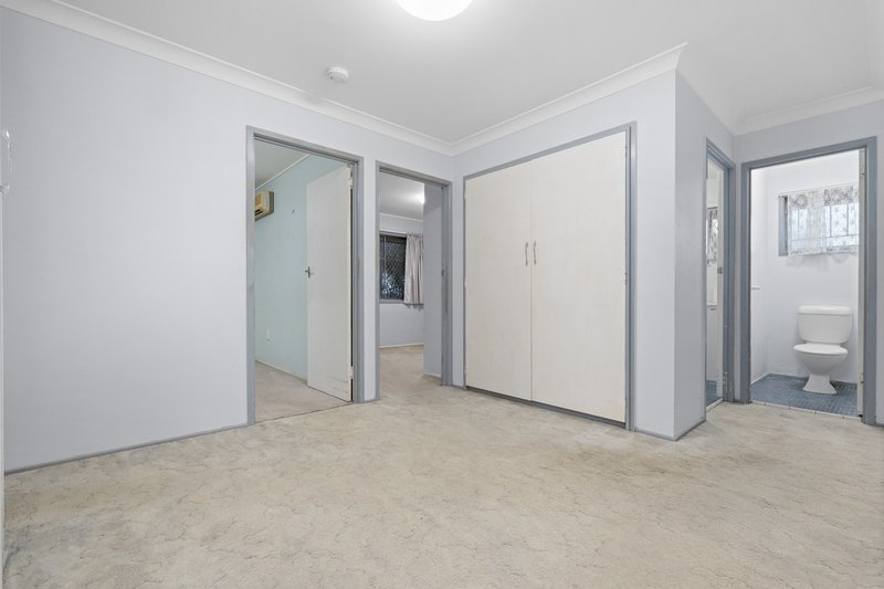 Photo - 18 Aminta Street, Sunnybank QLD 4109 - Image 21