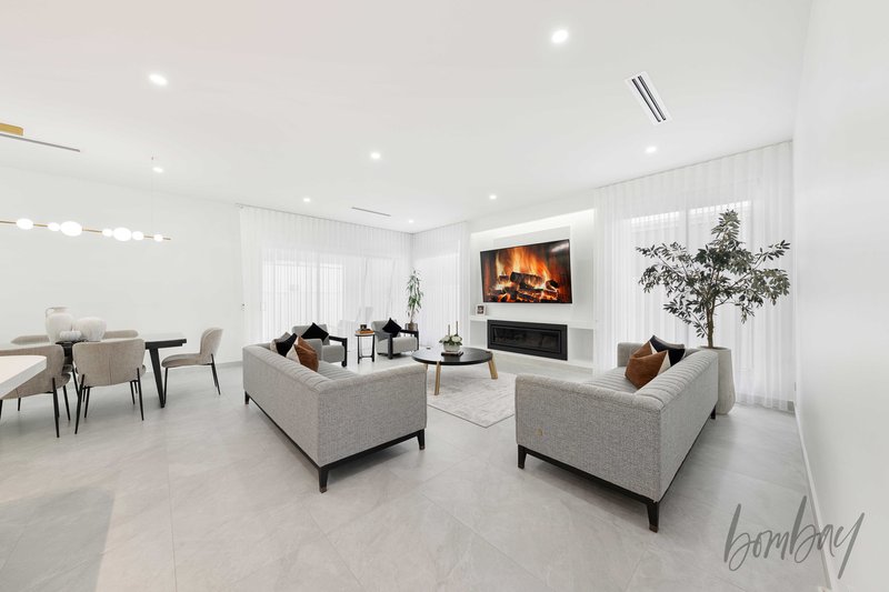 Photo - 18 Andesite Court, Craigieburn VIC 3064 - Image 9