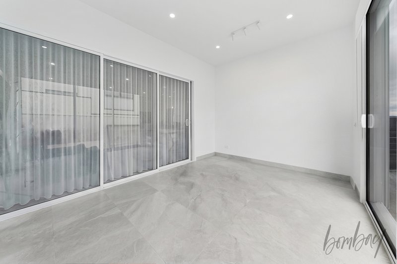 Photo - 18 Andesite Court, Craigieburn VIC 3064 - Image 16