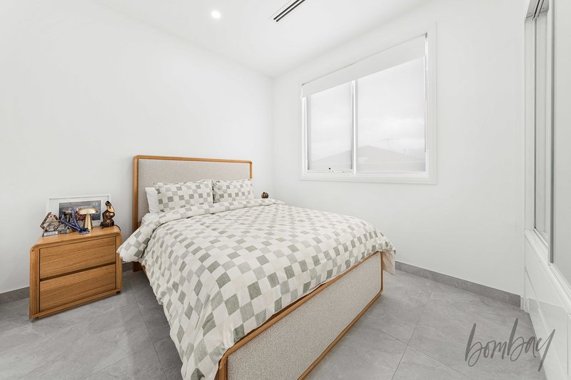 Photo - 18 Andesite Court, Craigieburn VIC 3064 - Image 19