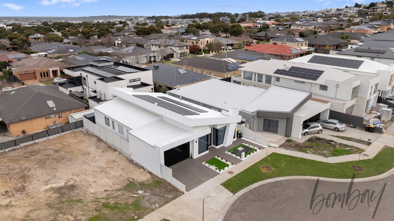 Photo - 18 Andesite Court, Craigieburn VIC 3064 - Image 26
