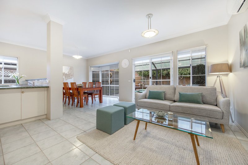 Photo - 18 Andleigh Drive, Mulgrave VIC 3170 - Image 3