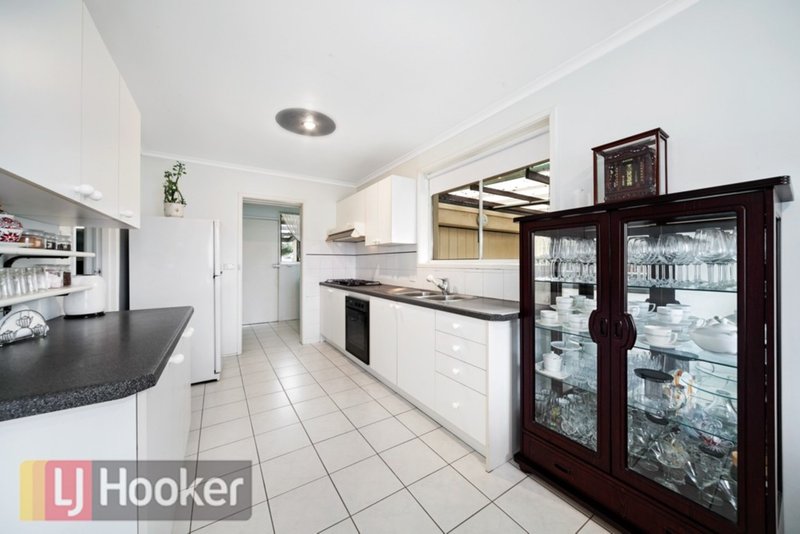 Photo - 18 Andleon Way, Springvale South VIC 3172 - Image 7