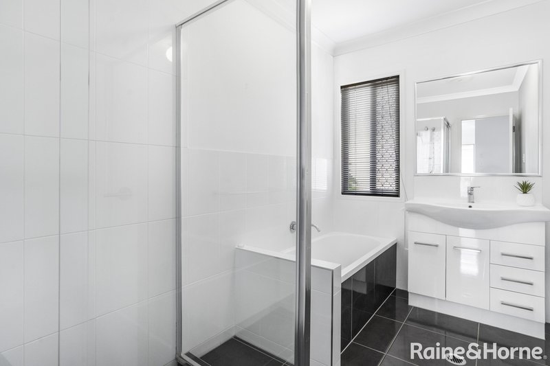 Photo - 18 Angahook Crescent, Upper Coomera QLD 4209 - Image 11