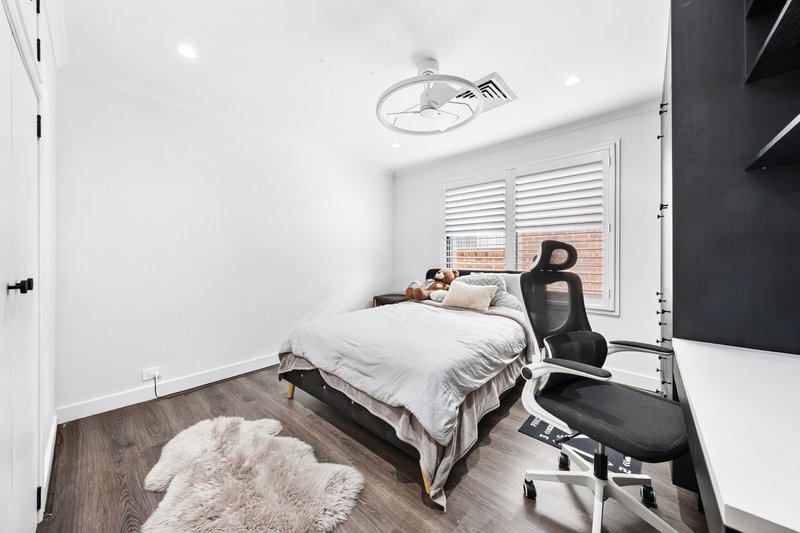 Photo - 18 Anjou Circuit, Cecil Hills NSW 2171 - Image 9