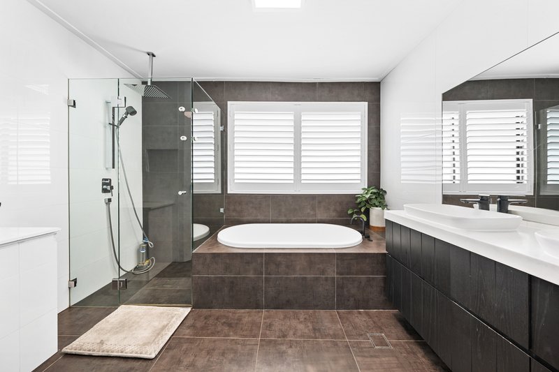 Photo - 18 Anjou Circuit, Cecil Hills NSW 2171 - Image 13