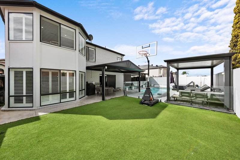 Photo - 18 Anjou Circuit, Cecil Hills NSW 2171 - Image 19