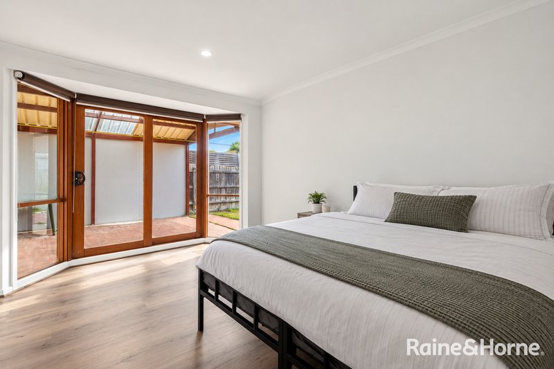Photo - 18 Antionetta Way, Hillside VIC 3037 - Image 8