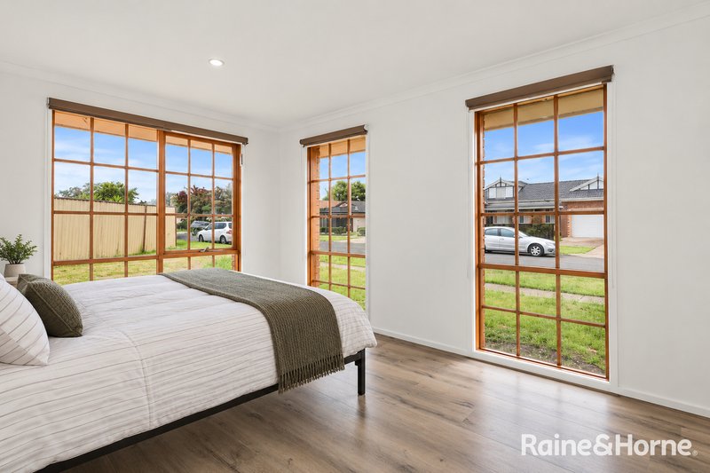 Photo - 18 Antionetta Way, Hillside VIC 3037 - Image 9