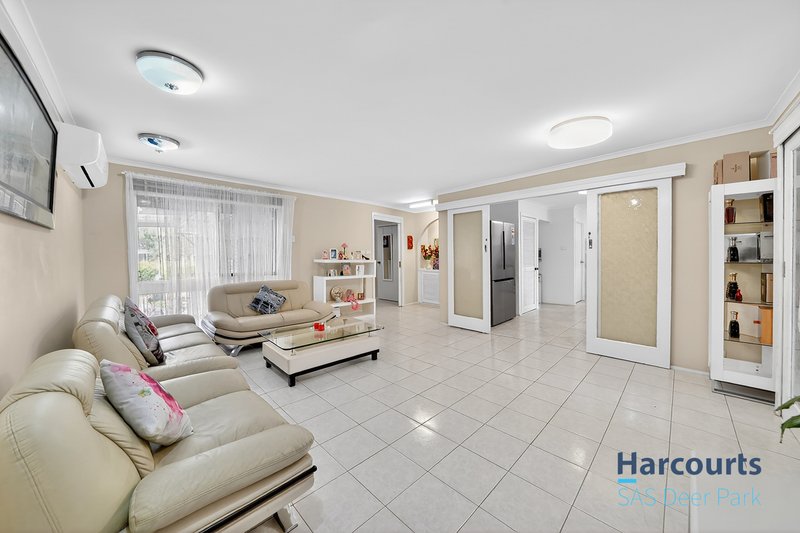 Photo - 18 Appian Drive, Albanvale VIC 3021 - Image 3