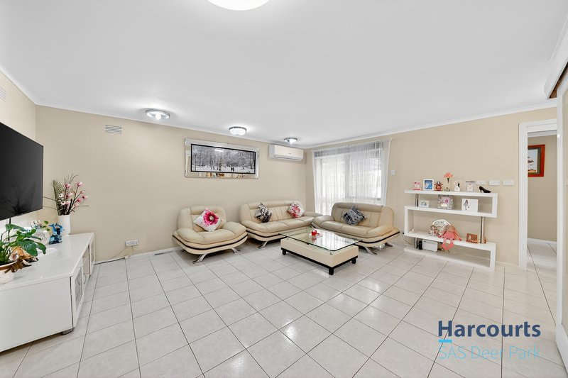 Photo - 18 Appian Drive, Albanvale VIC 3021 - Image 5