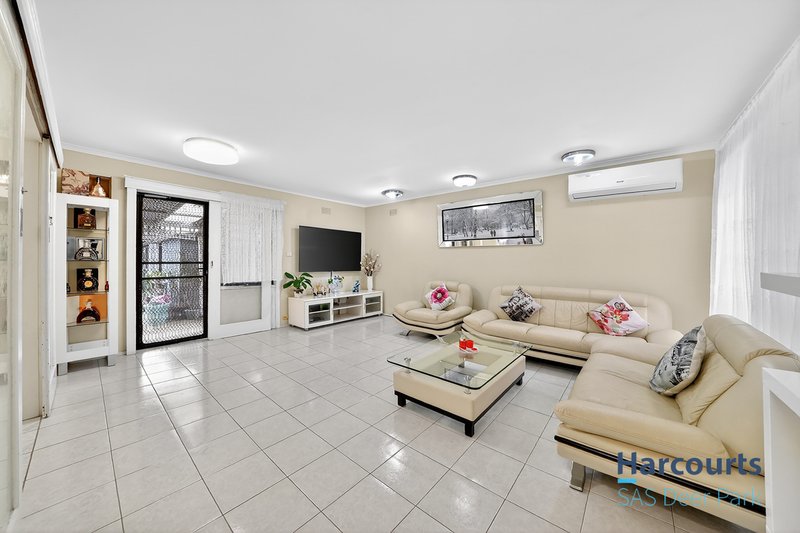 Photo - 18 Appian Drive, Albanvale VIC 3021 - Image 6