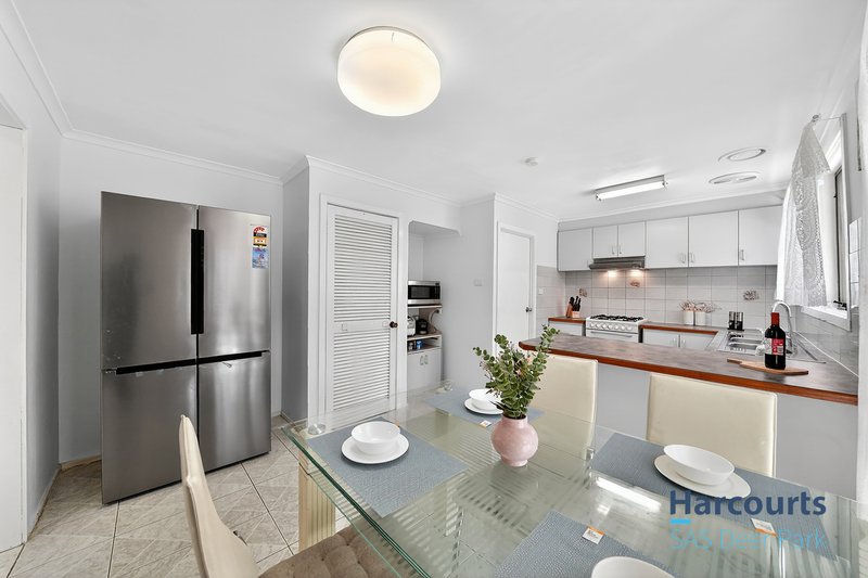 Photo - 18 Appian Drive, Albanvale VIC 3021 - Image 7