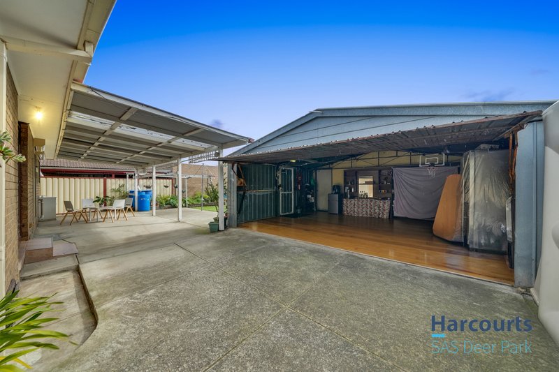 Photo - 18 Appian Drive, Albanvale VIC 3021 - Image 17