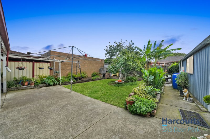 Photo - 18 Appian Drive, Albanvale VIC 3021 - Image 19