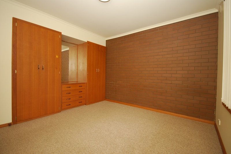 Photo - 1/8 Aquila Court, Ballarat North VIC 3350 - Image 5