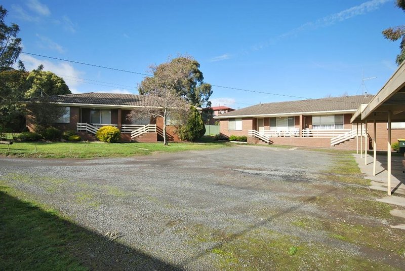 Photo - 1/8 Aquila Court, Ballarat North VIC 3350 - Image 11