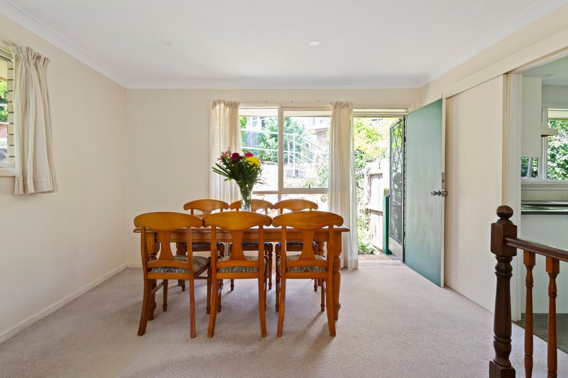 Photo - 18 Ara Crescent, Narraweena NSW 2099 - Image 6