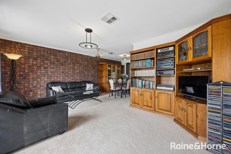 Photo - 18 Arabian Drive, Woodcroft SA 5162 - Image 3