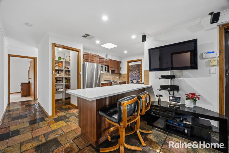 Photo - 18 Arabian Drive, Woodcroft SA 5162 - Image 8