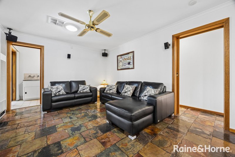 Photo - 18 Arabian Drive, Woodcroft SA 5162 - Image 10