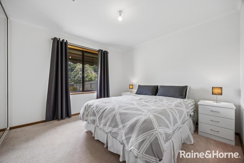 Photo - 18 Arabian Drive, Woodcroft SA 5162 - Image 15