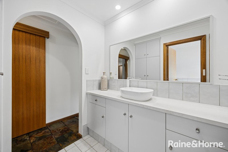 Photo - 18 Arabian Drive, Woodcroft SA 5162 - Image 17