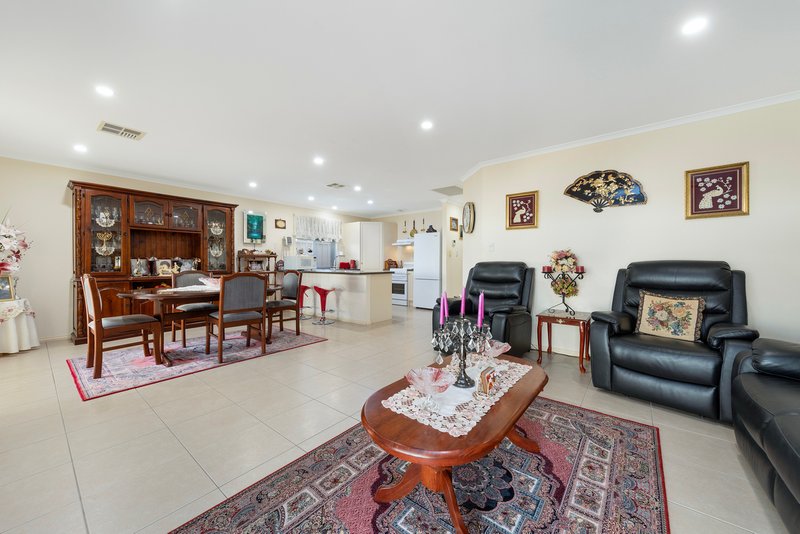 Photo - 18 Arcadia Drive, Smithfield SA 5114 - Image 7